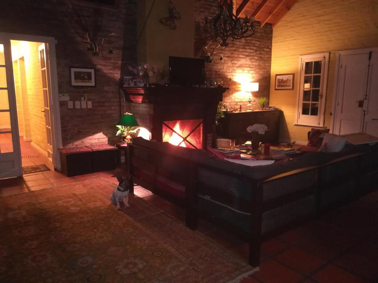 필라르 The Polo House B&B 외부 사진